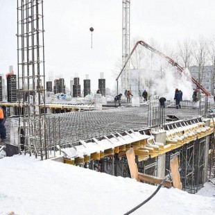 «Мокрые» процессы строительства в холодный сезон являются риском — эксперт отрасли